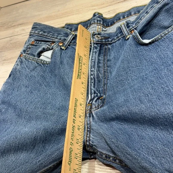 Levi's 550 Relaxed Fit Tapered Leg Men's Sz 36x34 Jeans Medium Wash Blue Denim - Picture 5 of 13